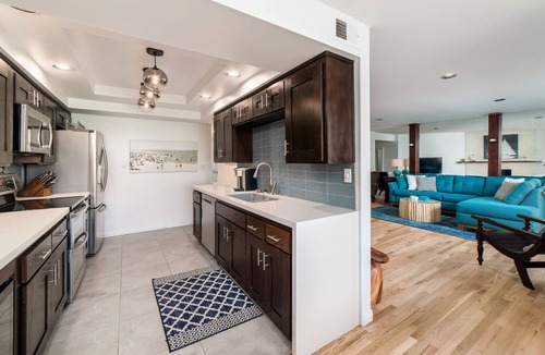 Solana Beach Condo | Oceanfront Community of Del Mar Beach Club Pool-Side Condo with AC!