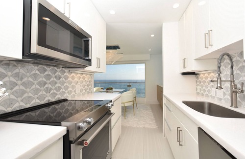 South Laguna Condo | Oceanfront condo located at the end of Table Rock in Laguna Beach!