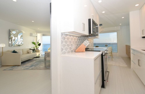 South Laguna Condo | Oceanfront condo located at the end of Table Rock in Laguna Beach!