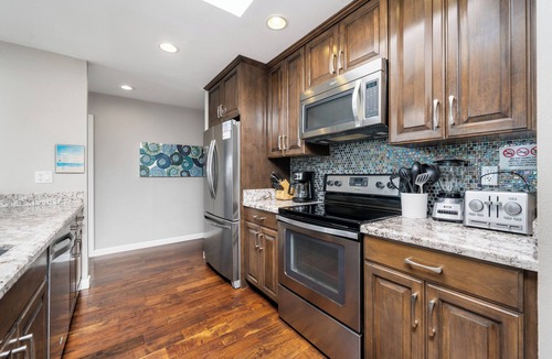Balboa Peninsula Condo | Oceanfront condo with panoramic ocean views