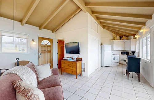 Fort Bragg Apartment | Oceanfront condo w/private hot tub, furnished deck & views - walk to beach