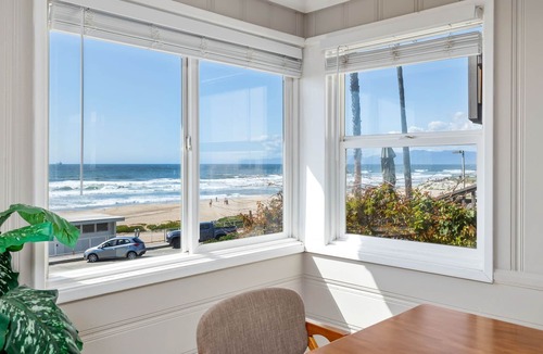 El Porto House | Oceanfront Dream Home w/Jacuzzi