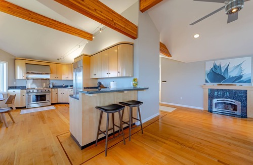 Shelter Cove House | Oceanfront Luxurious Home, Pet Friendly, Hot Tub, Fly In and Walk from Airstrip