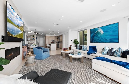West Newport House | Oceanfront Luxury on the Sand