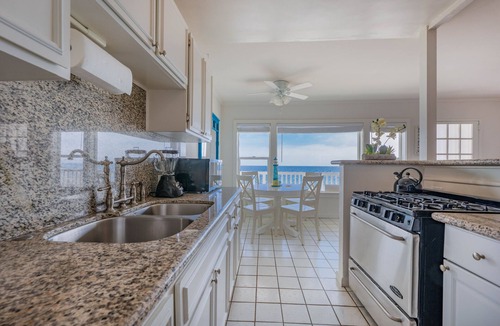 Eastern Malibu Apartment | Oceanfront on Dry Sandy Carbon Beach - Sandpiper