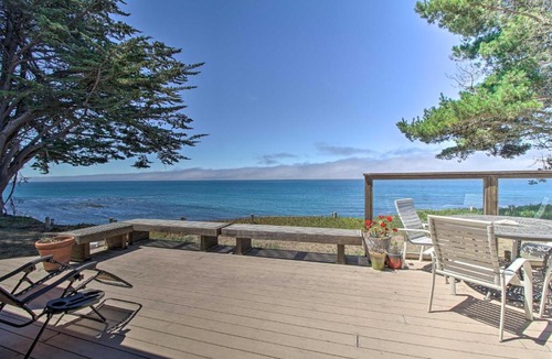 Point Arena House | Oceanfront Point Arena House with Lovely Deck!