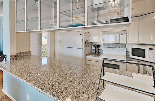Playa Del Rey House | Oceanfront Silicon Beach Retreat w/ Private Balcony: Near LAX Airport