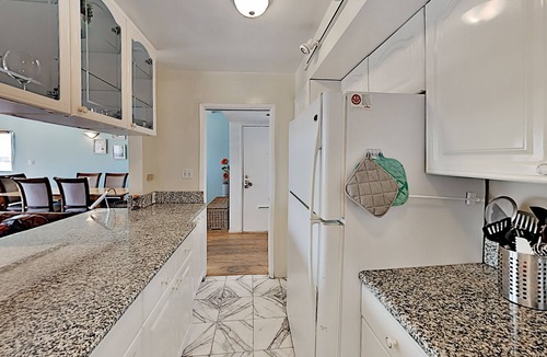Playa Del Rey House | Oceanfront Silicon Beach Retreat w/ Private Balcony: Near LAX Airport