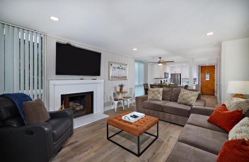 Townsite House | Oceanside Beach Condos