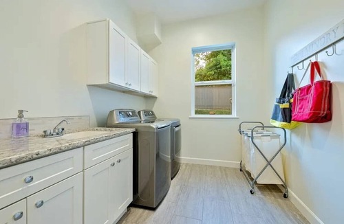 Fire Mountain House | Oceanside Oasis: Fire Mountain Retreat