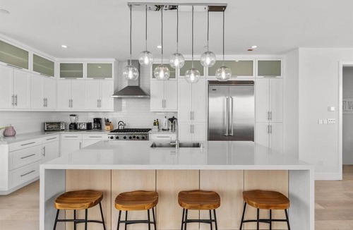 El Porto House | Oceanview 3BR Oasis, Steps To Manhattan Beach For 6 Guests