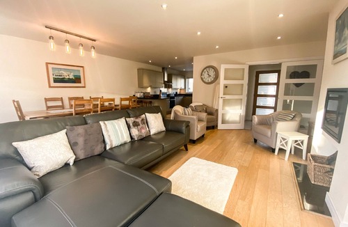 Croyde House | Offshore - Pet Friendly* | EV charging* | Hot Tub