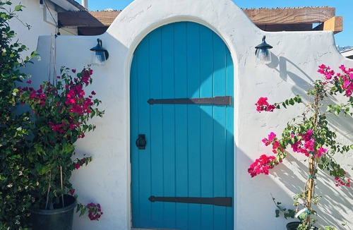 Mira Monte House | Ojai Serenity Retreat, a haven of tranquility for both couples and families.