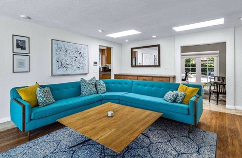Warm Sands House | Old Blue Eyes – Palm Springs Home with Pool, Spa, Fire Pit & Privacy