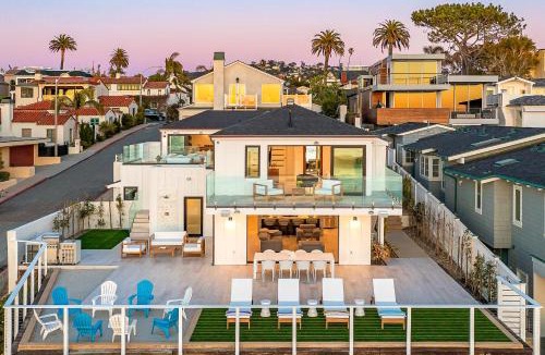 Beach Barber Tract House | On The Beach La Jolla
