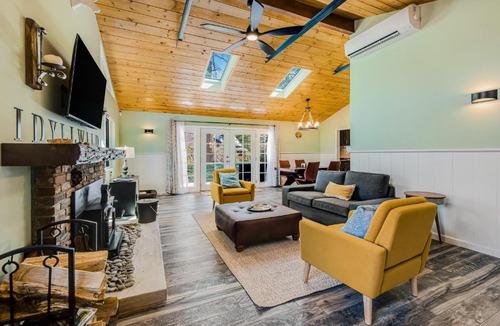 Idyllwild House | On the Rocks Cabin
