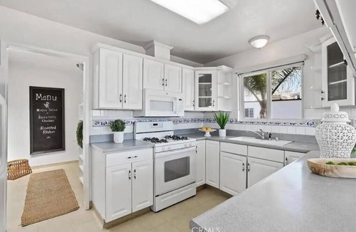 Old Towne House | ON THE SAND! Beachfront Seal Beach CA 3bd 3ba home