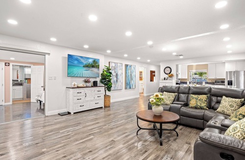 Rowland Heights Villa | One-Floor Villa/5BR3BA/Downtown/Los Angeles/Disney/New/57、60 Highway/Supermarket