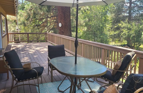 Rancho Bijou House | One mile from Heavenly & Lake- Sleeps 8, Spacious- 2 fireplaces