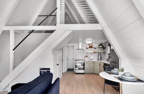 Bodfish Cabin | One of a kind A-framen