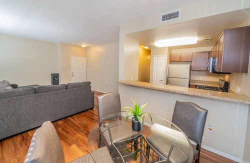 Mira Loma House | Ontario Airport Townhouse