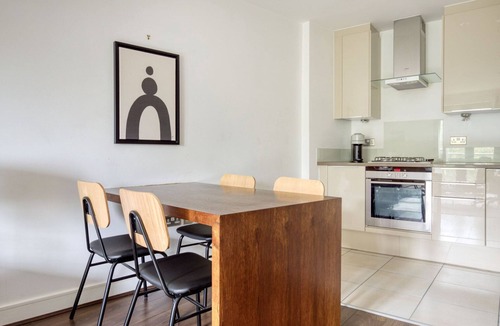 Whitechapel Apartment | Open plan Whitechapel 2BR, near Algate Station, by Blueground