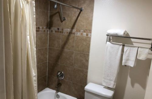 Orange Hotel | Orange Tustin Inn in Orange