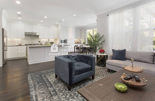 Orchard Hills House | Orchard Hills Coral on Rodeo #7110