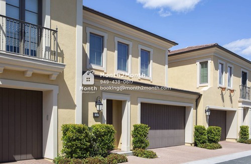 Orchard Hills House | Orchard Hills Coral on Rodeo #7110