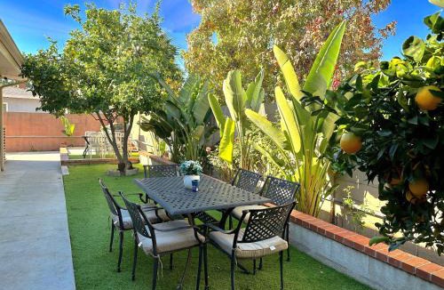 Southwest Anaheim Villa | Orchard Villa Disneyland 5 Bedroom Pool Home Spa