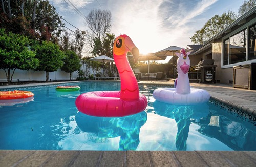 Santa Ana House | Outdoor Living w Private Pool, 12 Mins from Disney, Beaches 20-min, Pet-Friendly