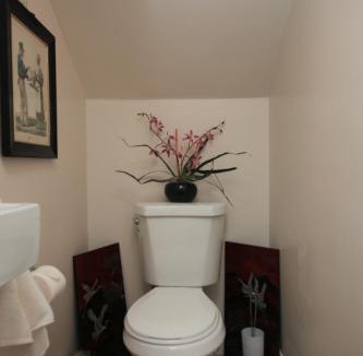 Playa Del Rey House | Overlooking Marina del Rey sailboats, is Green Ginger Playa Del Rey on the bluff,