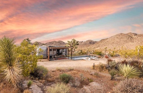 Joshua Tree Highlands House | Owl & Hare 4 Bedroom w. Pool Spa @ Park Entrance