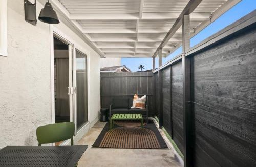 North Pacific Beach Apartment | Pacific Beach Studio Short Walk to Ocean
