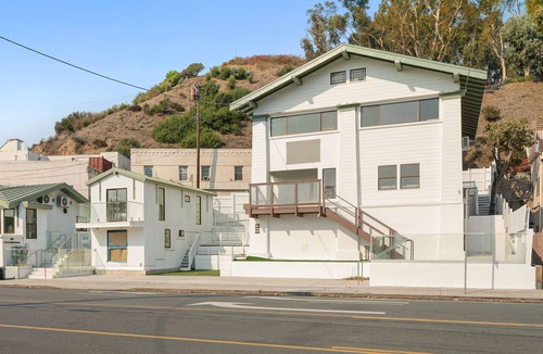 Santa Monica Canyon Apartment | Pacific Coast - Oceanfront Living Studio B