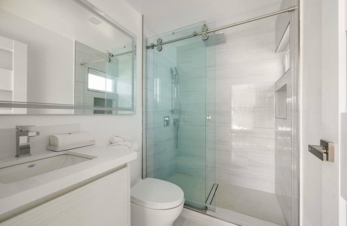 Santa Monica Canyon Apartment | Pacific Coast - Oceanfront Living Studio B