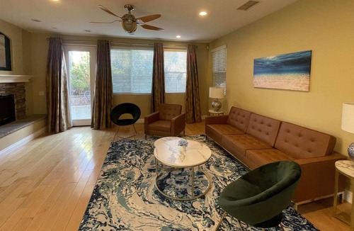 Calabasas House | Pacific Dreams West Hills. 6 BR 3 BA. Sleeps 10-12