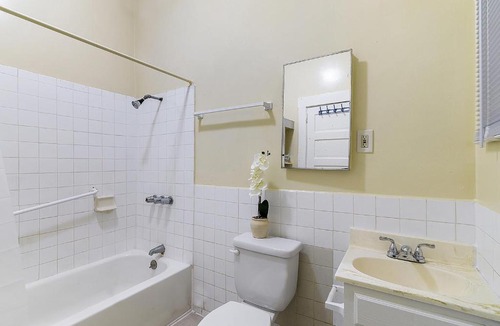 Los Angeles Hostel | Pads on Pasadena Ave