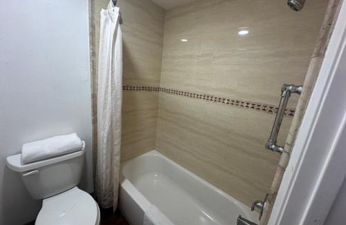La Sierra Hotel | Palm Inn Hotel near Tyler Mall Riverside