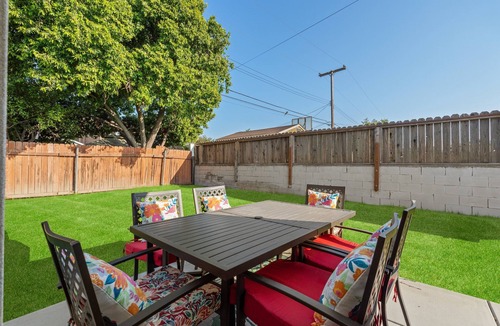 Downey House | Palm Royale Club! 2 Bed, 2Bath with Master bedroom in the nicest city of Downey!