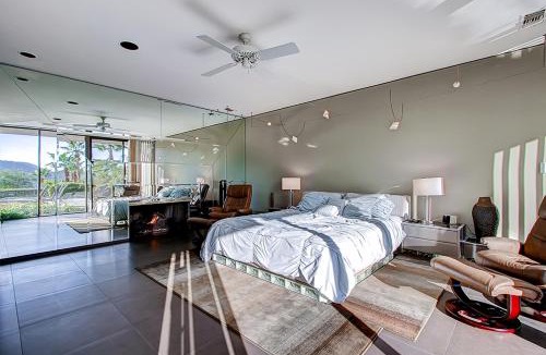 Cahuilla Hills House | Palm Springs Retreat with Private Pool and Jacuzzi