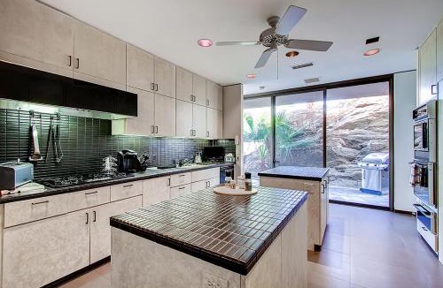 Cahuilla Hills House | Palm Springs Retreat with Private Pool and Jacuzzi