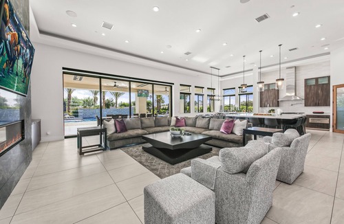 Bermuda Dunes House | Palm Villa- Luxury 8 Bed, Pickleball, Volleyball, Golf