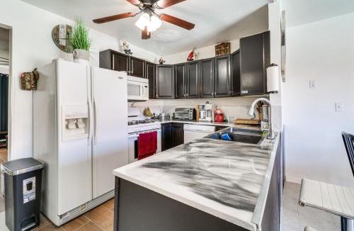 Palmdale House | Palmdale Family Home with Private Pool and Backyard