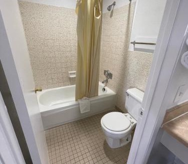 Palmdale Hotel | Palms Inn & Suites