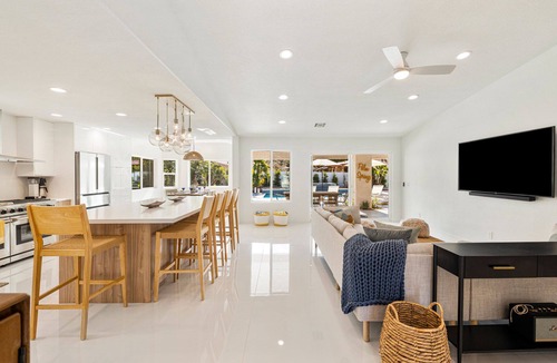 Araby Commons House | 'Paloma House' 5 BR w/pool, spa & views!