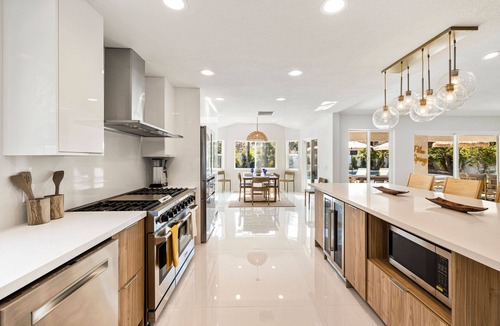 Araby Commons House | 'Paloma House' 5 BR w/pool, spa & views!