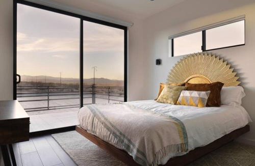 Panorama Heights House | Panoramic Heaven - Luxury Designer Property w Spa