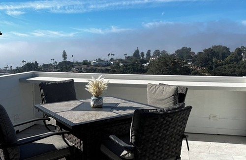Muirlands Apartment | Panoramic ocean view studio with WiFi and AC in enchanting La Jolla