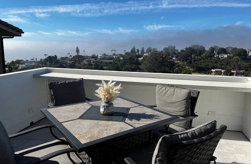 Muirlands Apartment | Panoramic ocean view studio with WiFi and AC in enchanting La Jolla
